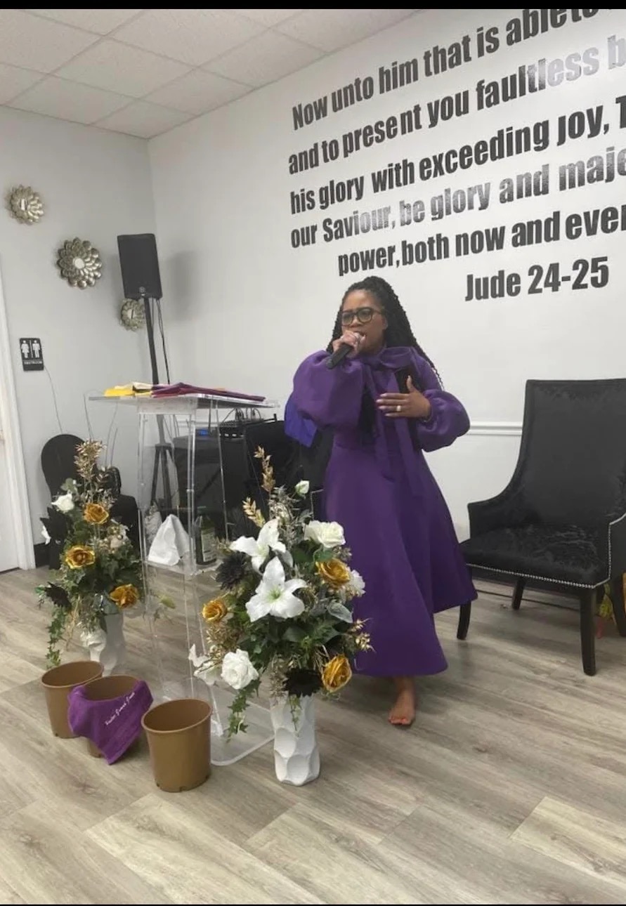 Pastor Jewel Jones ministering in worship
