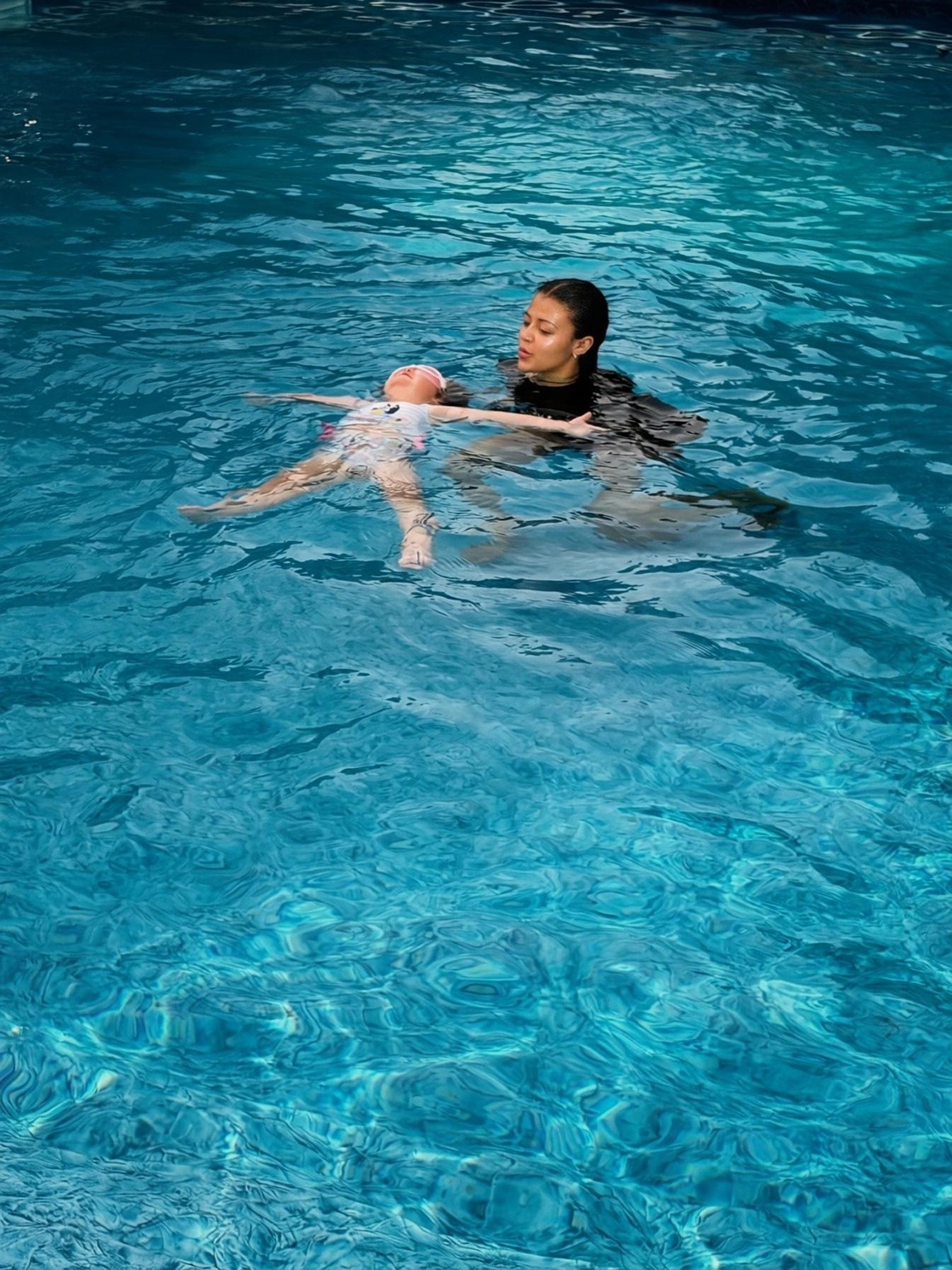 Perfect back float — small body, big trust
