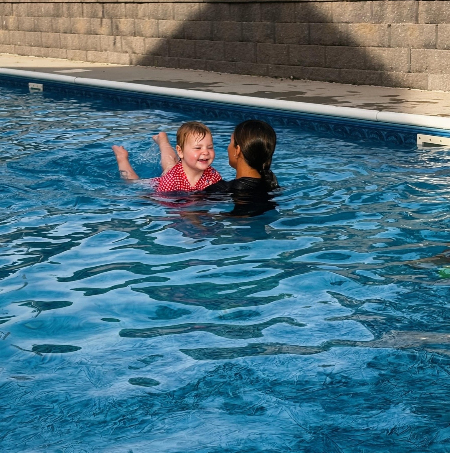 A calm moment in the pool, the world reflected