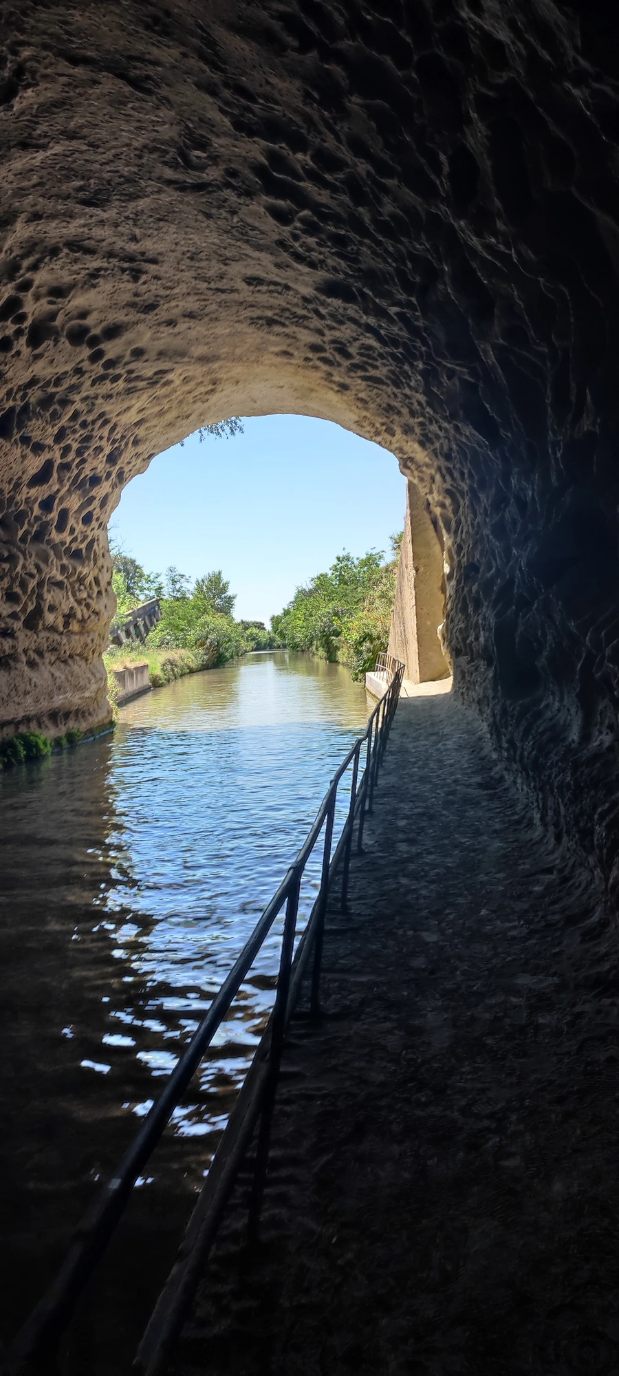 Le Malpas · vue extérieure du portail sud