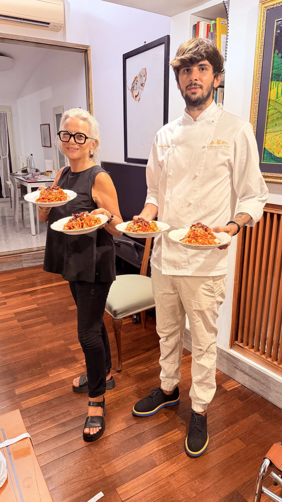 Cooking class al tramonto: ospiti e chef sul terrazzo