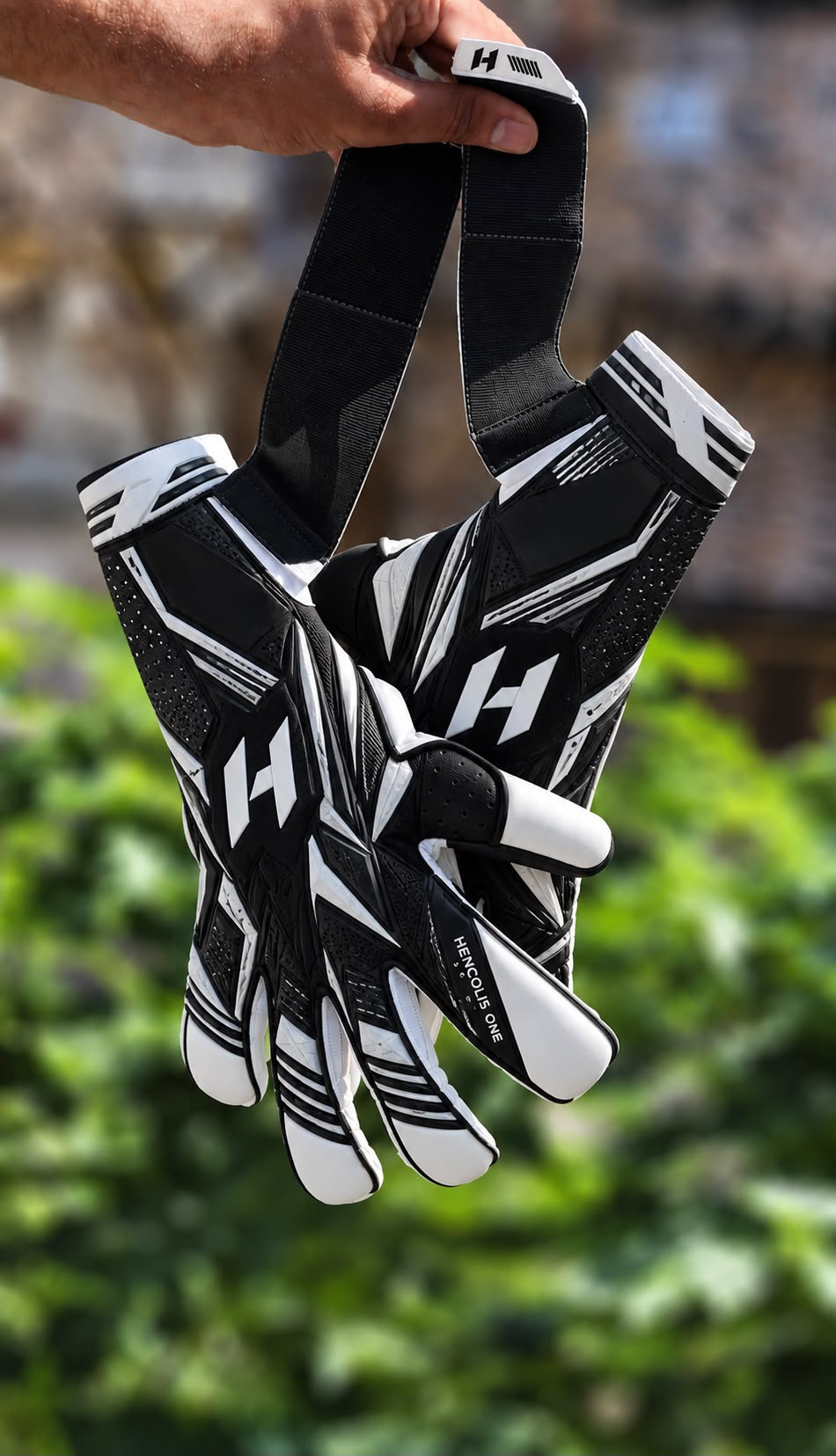 HENCOLIS ONE Pro goalkeeper glove